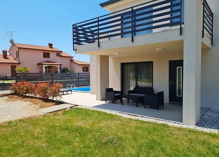 Marcante - Designer, Romantic Pool View Apartman *