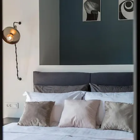 Marcante - Designer, Romantic Pool View דירה