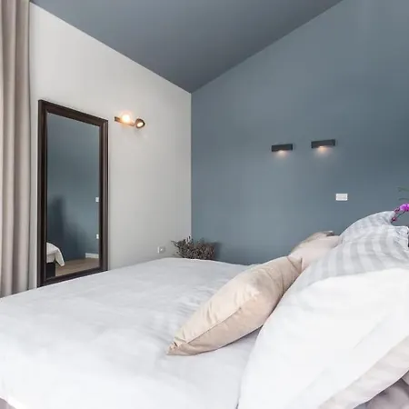 Marcante - Designer, Romantic Pool View Appartement *