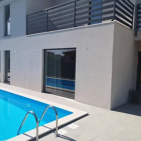 Marcante - Designer, Romantic Pool View ポレッチ